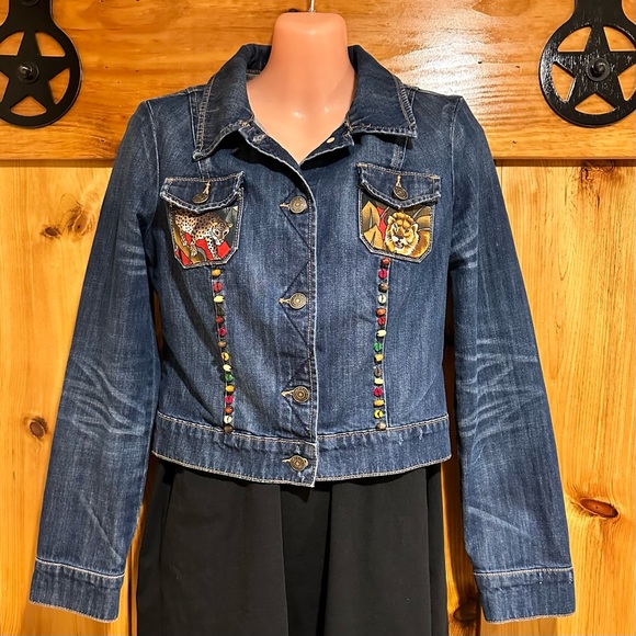 Hand painted embellished tiger, jungle design Jean jacket, women’s small, petite - Picture 2 of 9